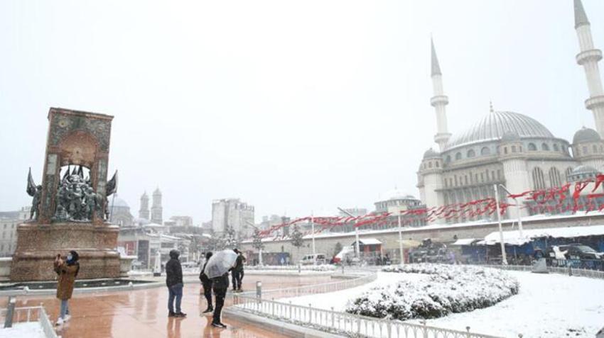 Meteoroloji'den İstanbul için peş peşe kar uyarısı! Tulpar yola çıktı...