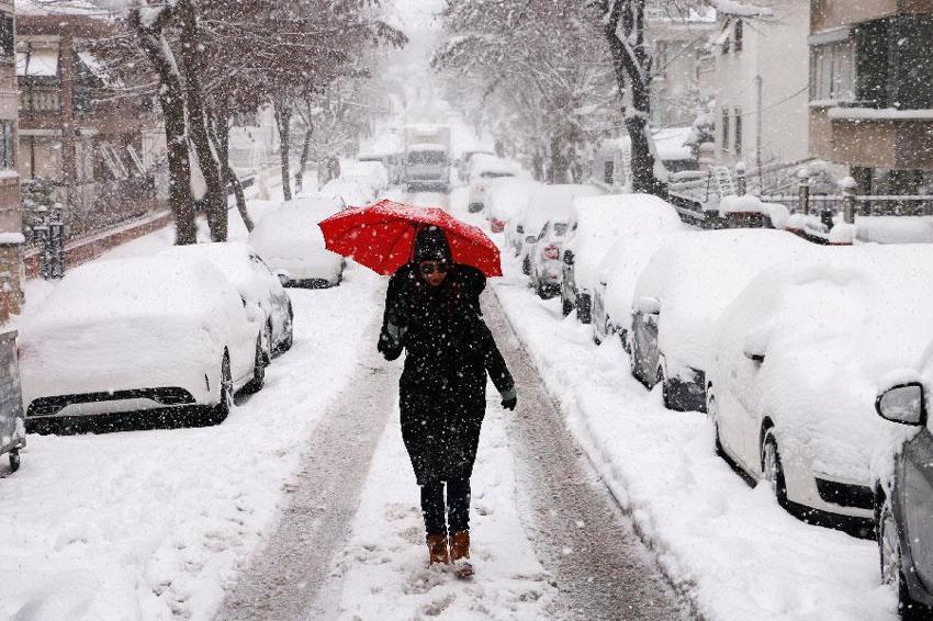Meteoroloji'den İstanbul için peş peşe kar uyarısı! Tulpar yola çıktı...