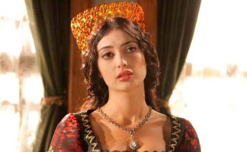 Melike İpek Yalova ile Altuğ Gültan boşanıyor mu? 2 yıllık evlilikte kriz!