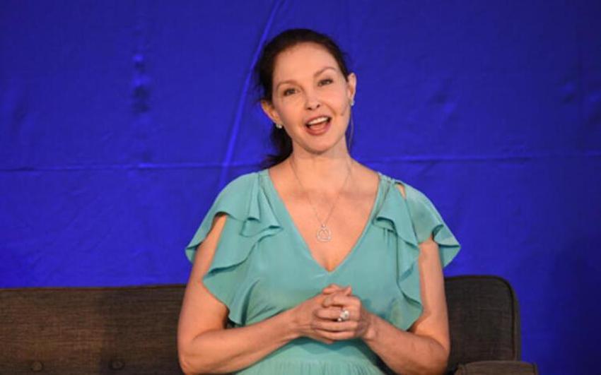 Ünlü oyuncu Ashley Judd'un son durumu! 55 saat sürdü!