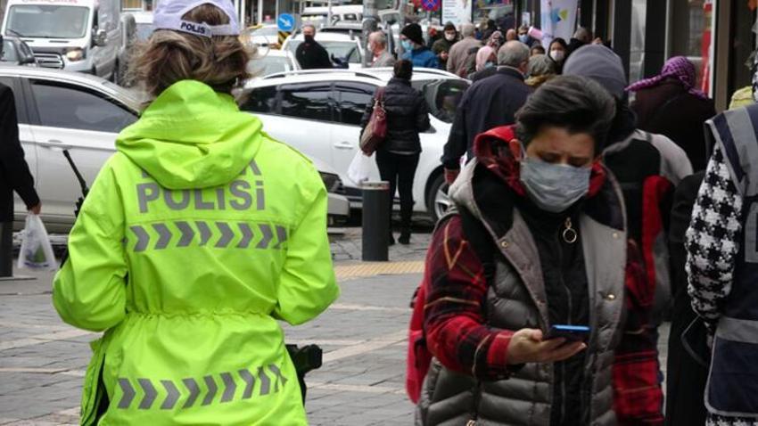 Hafta içi ve hafta sonu sokağa çıkma yasağı ile ilgili yeni adım! Ertelendi...