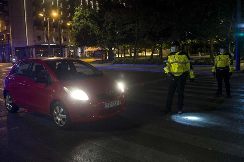 Hafta içi ve hafta sonu sokağa çıkma yasağı ile ilgili yeni adım! Ertelendi...