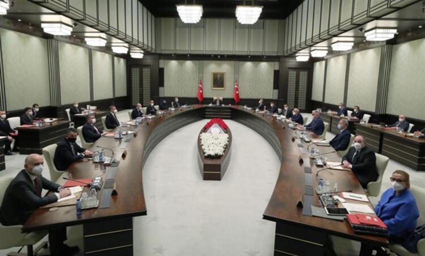 Hafta sonu ve hafta içi sokağa çıkma yasaklarıyla ilgili yeni gelişme! Tek tek açıklandı