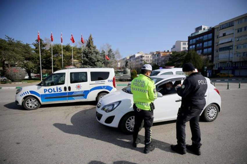 Hafta sonu ve hafta içi sokağa çıkma yasaklarıyla ilgili yeni gelişme! Tek tek açıklandı