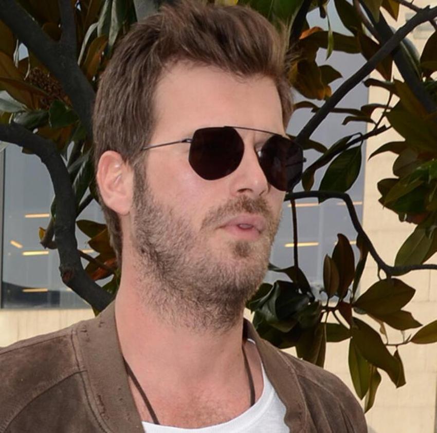 Kıvanç Tatlıtuğ mızıka çaldı yer yerinden oynadı!