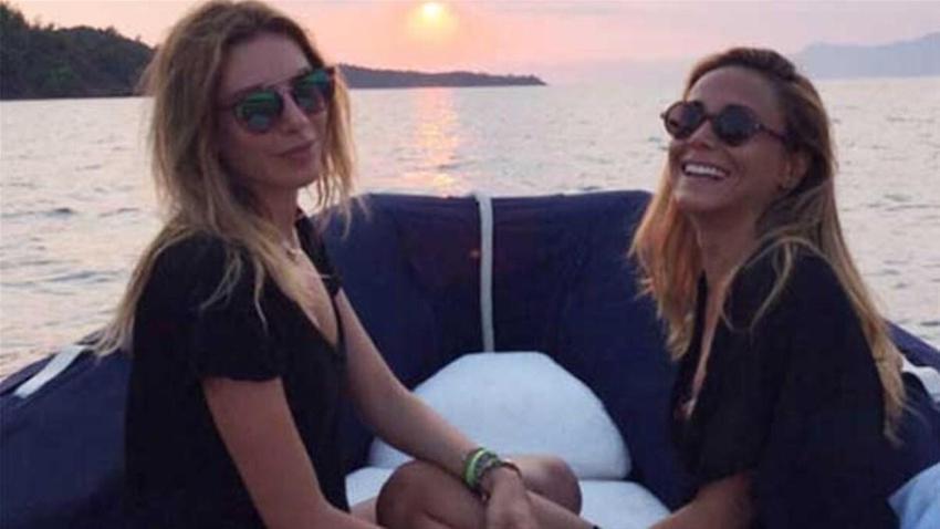 Kucak kucağa kutlama pozuna beğeni yağdı! Sinem Kobal ve Burçin Terzioğlu...