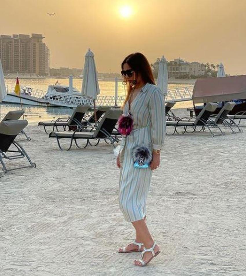 Demet Akalın tatile Dubai'ye gitti! Tektaşının fiyatı şok etti...