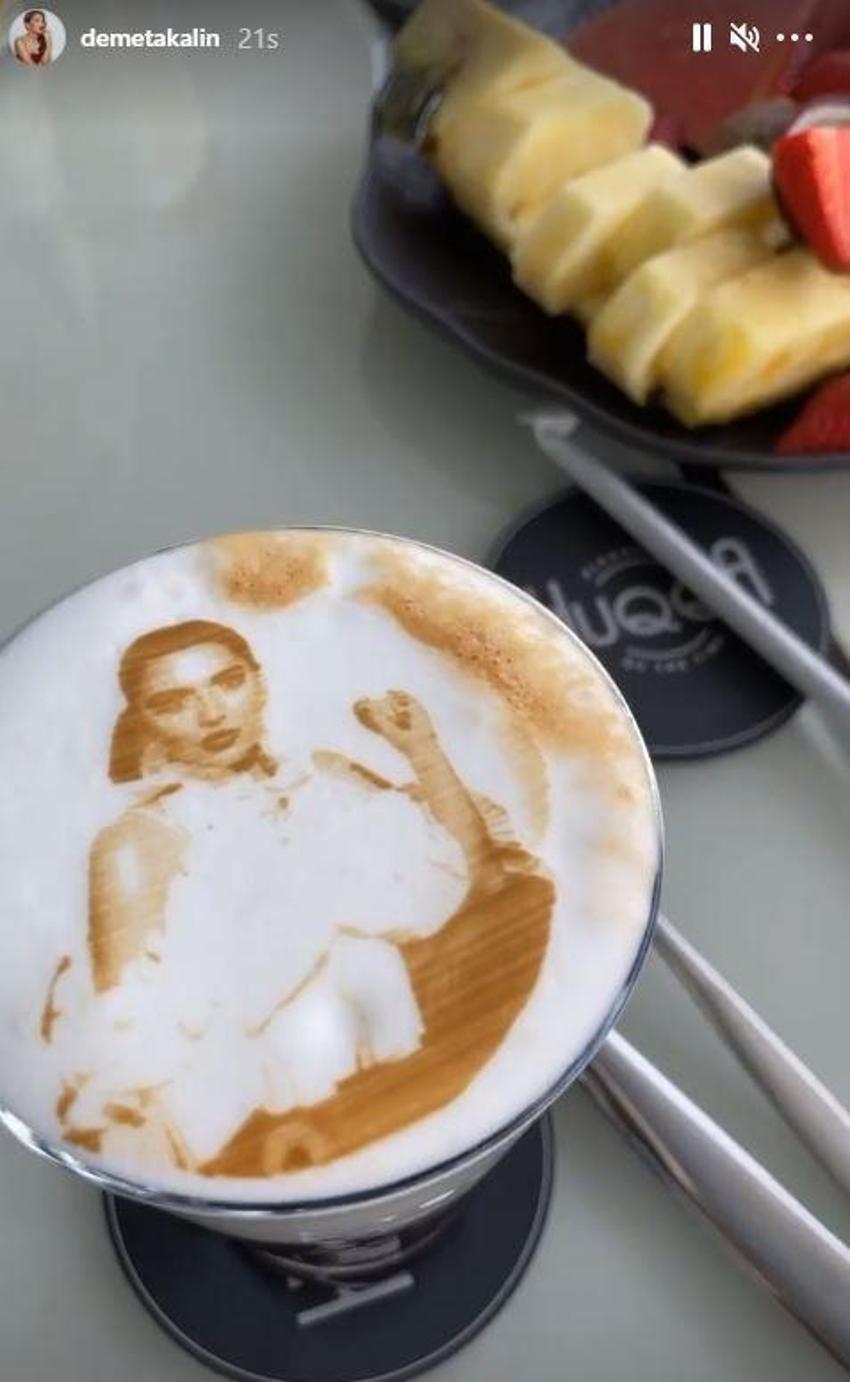 Demet Akalın tatile Dubai'ye gitti! Tektaşının fiyatı şok etti...