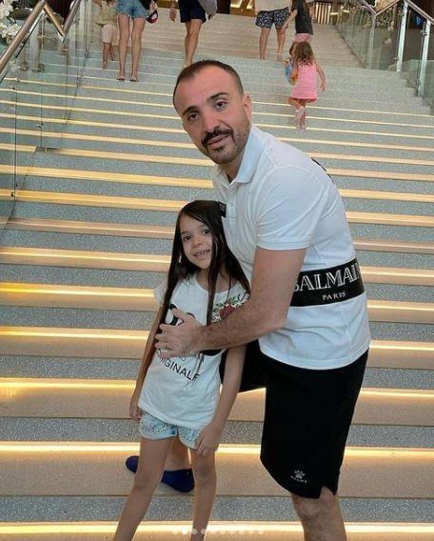 Demet Akalın tatile Dubai'ye gitti! Tektaşının fiyatı şok etti...