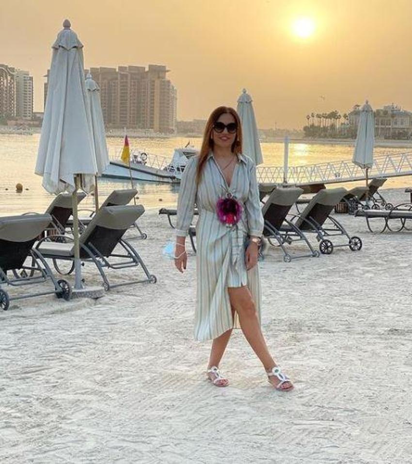Demet Akalın tatile Dubai'ye gitti! Tektaşının fiyatı şok etti...