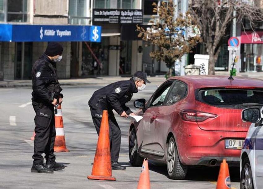 Hafta içi ve hafta sonu sokağa çıkma yasaklarıyla ilgili flaş gelişme! İşte durumu iyi ve kötü olan şehirler