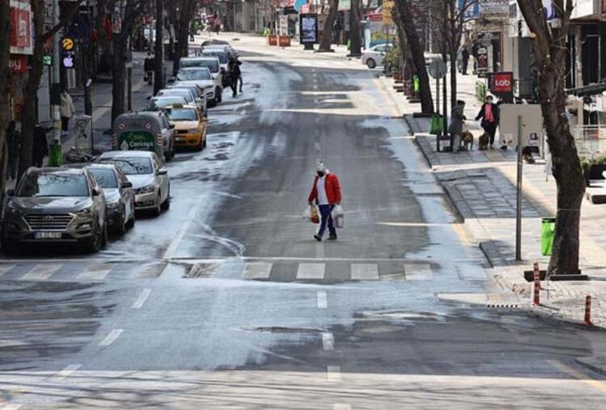 Hafta içi ve hafta sonu sokağa çıkma yasaklarıyla ilgili flaş gelişme! İşte durumu iyi ve kötü olan şehirler