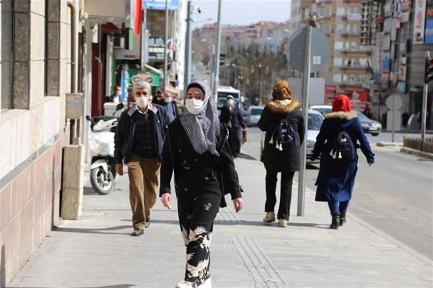 Hafta sonu ve hafta içi sokağa çıkma yasağı ile ilgili flaş gelişme! Yeniden kapanma...