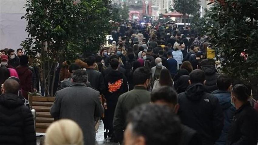 Hafta sonu ve hafta içi sokağa çıkma yasağı ile ilgili flaş gelişme! Yeniden kapanma...