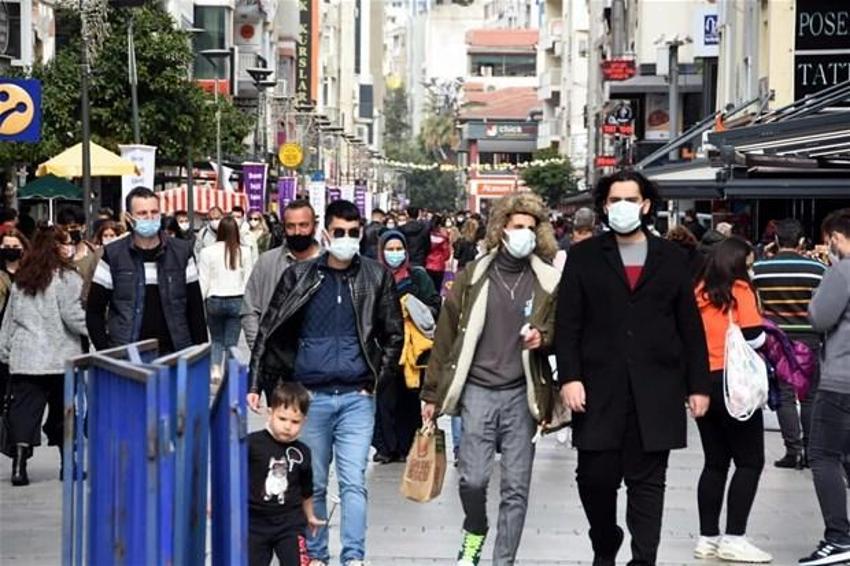 Hafta sonu ve hafta içi sokağa çıkma yasağı ile ilgili flaş gelişme! Yeniden kapanma...