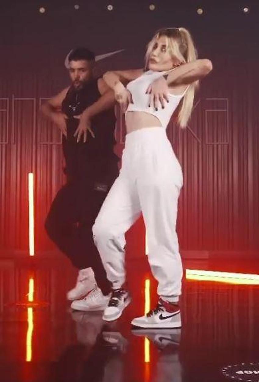 İrem Derici'nin dans paylaşımı sosyal medyayı salladı!