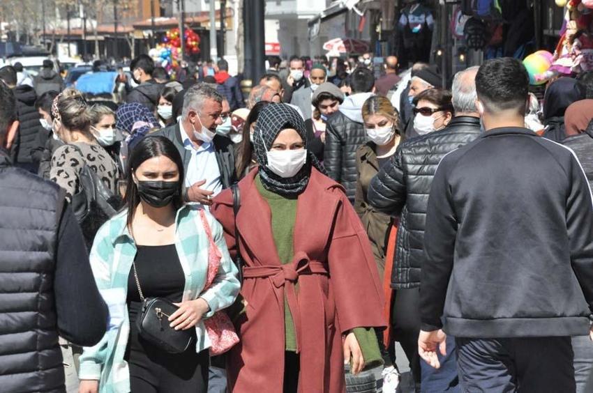 Risk haritası değişti, alarm verildi, 38 il kırmızıya döndü, yeni yasaklar geliyor, sokağa çıkma, giriş-çıkış...