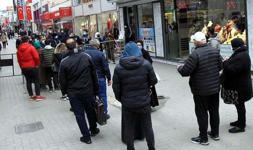 Risk haritası değişti, alarm verildi, 38 il kırmızıya döndü, yeni yasaklar geliyor, sokağa çıkma, giriş-çıkış...