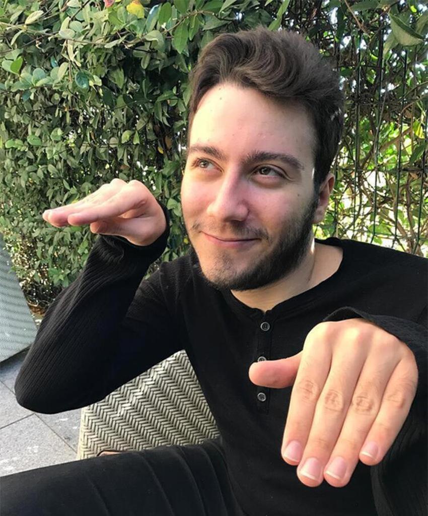 Enes Batur'a büyük şok! Youtube'a video yüklemesi yasaklandı...