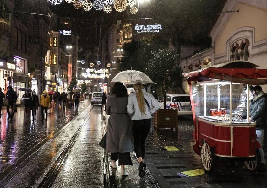 Risk haritası 'kızarıyor'! 81 ilde patlama yaşanıyor, Sağlık Bakanlığı'ndan son dakika açıklaması geldi