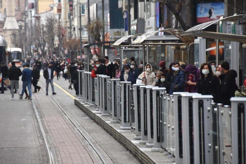 Risk haritası 'kızarıyor'! 81 ilde patlama yaşanıyor, Sağlık Bakanlığı'ndan son dakika açıklaması geldi