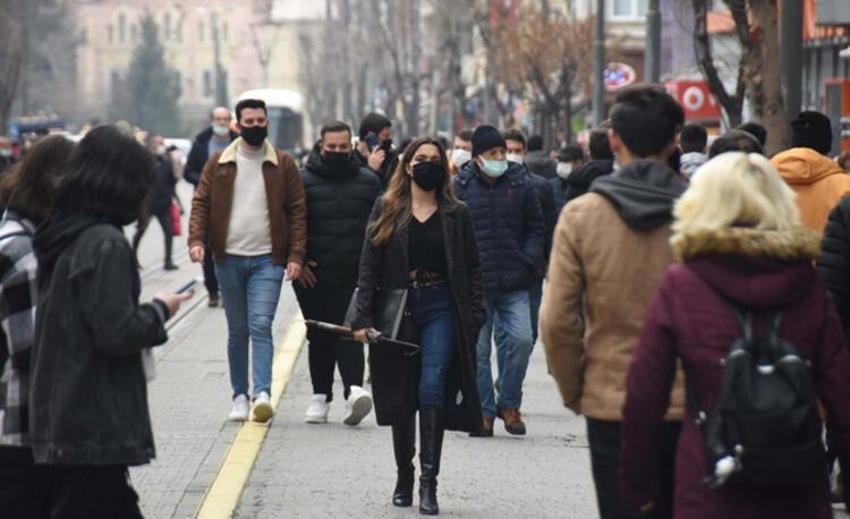 Risk haritası 'kızarıyor'! 81 ilde patlama yaşanıyor, Sağlık Bakanlığı'ndan son dakika açıklaması geldi