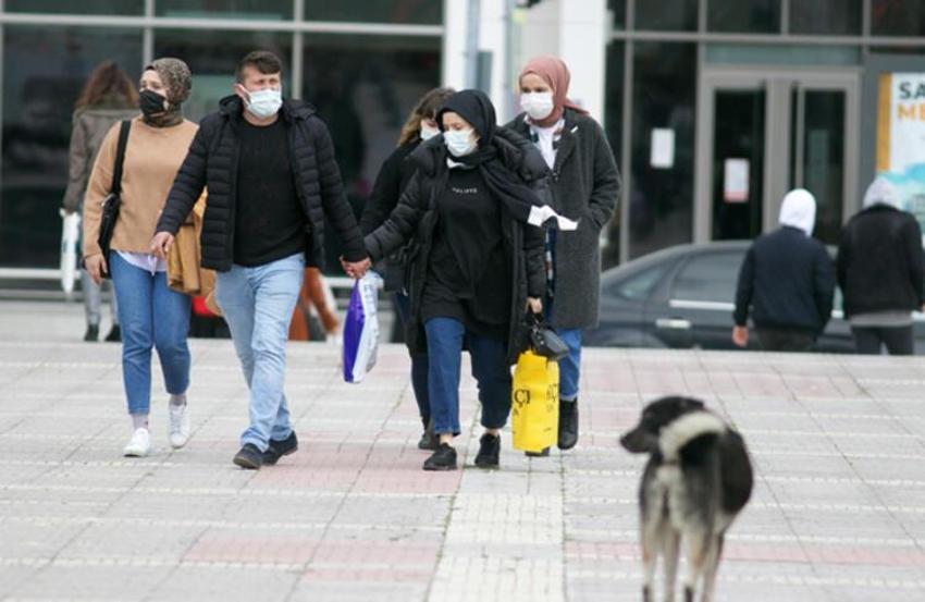 Risk haritası 'kızarıyor'! 81 ilde patlama yaşanıyor, Sağlık Bakanlığı'ndan son dakika açıklaması geldi