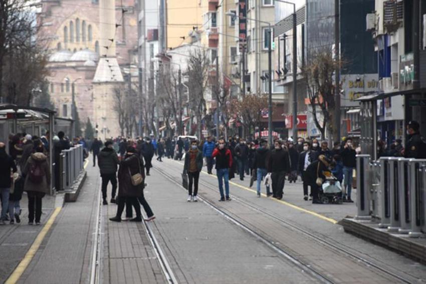 Risk haritası 'kızarıyor'! 81 ilde patlama yaşanıyor, Sağlık Bakanlığı'ndan son dakika açıklaması geldi