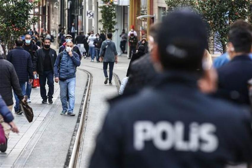 Hafta sonu sokağa çıkma yasağında flaş gelişme! Ve değişti, bakanlık açıkladı...