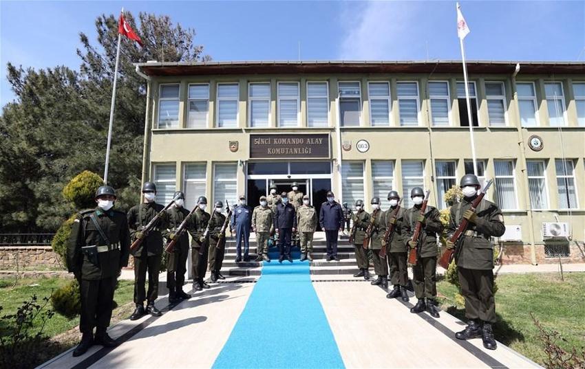 Bakan Akar'dan kritik ziyaret! Tarihte bir ilk...