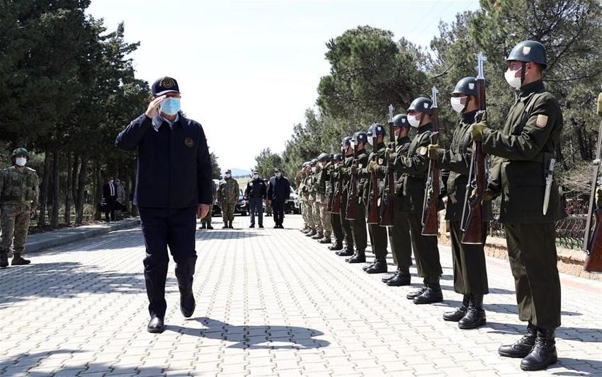 Bakan Akar'dan kritik ziyaret! Tarihte bir ilk...