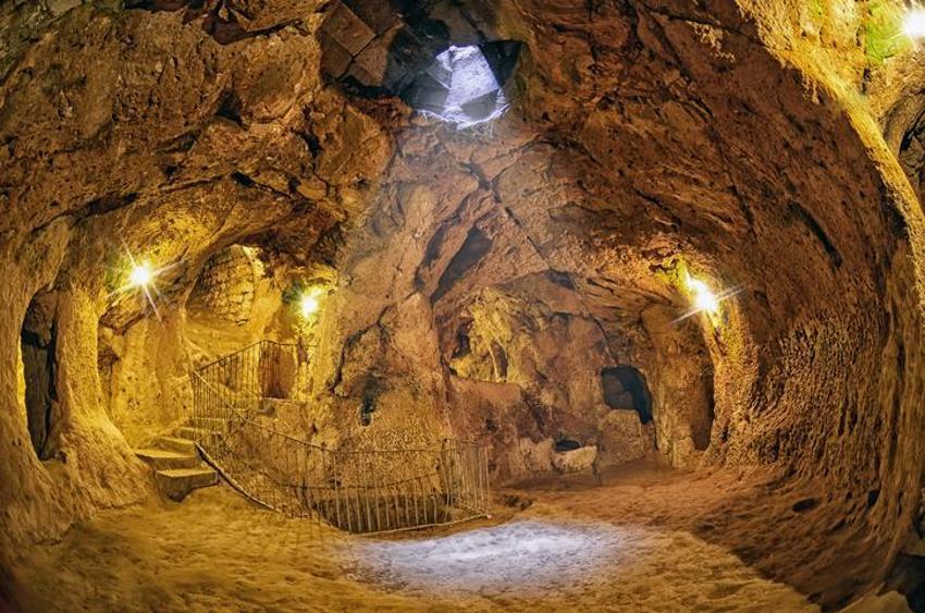 Yeraltının gizemli şehri! İçinde dünyanın en eski akıl hastanesi de var