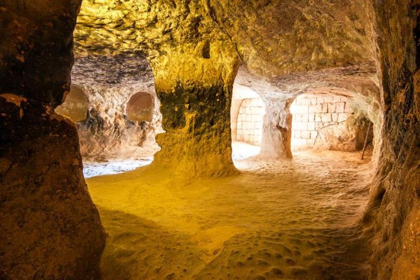 Yeraltının gizemli şehri! İçinde dünyanın en eski akıl hastanesi de var