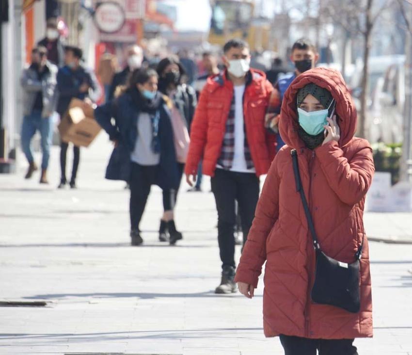 Hafta içi ve hafta sonu sokağa çıkma yasakları ile ilgili yeni kararlar! 10 gün, peş peşe duyuruyorlar, her şey terse döndü...