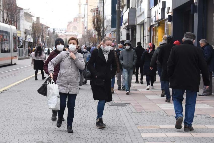 Hafta içi ve hafta sonu sokağa çıkma yasakları ile ilgili yeni kararlar! 10 gün, peş peşe duyuruyorlar, her şey terse döndü...