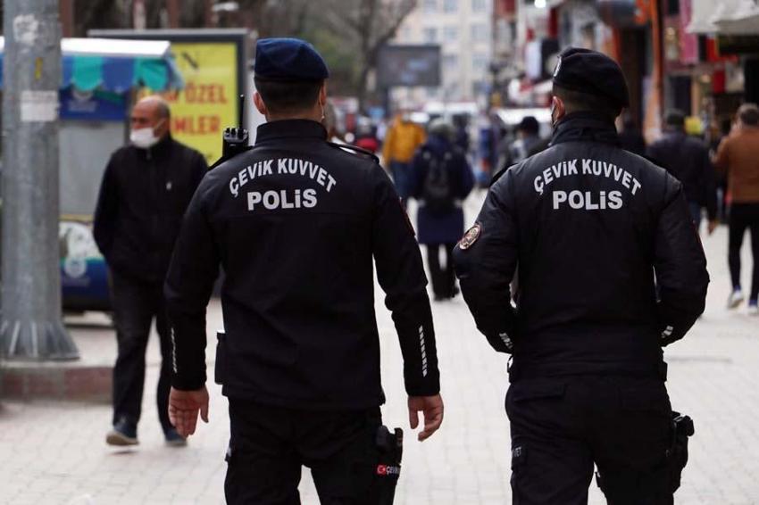 Hafta içi ve hafta sonu sokağa çıkma yasakları ile ilgili yeni kararlar! 10 gün, peş peşe duyuruyorlar, her şey terse döndü...