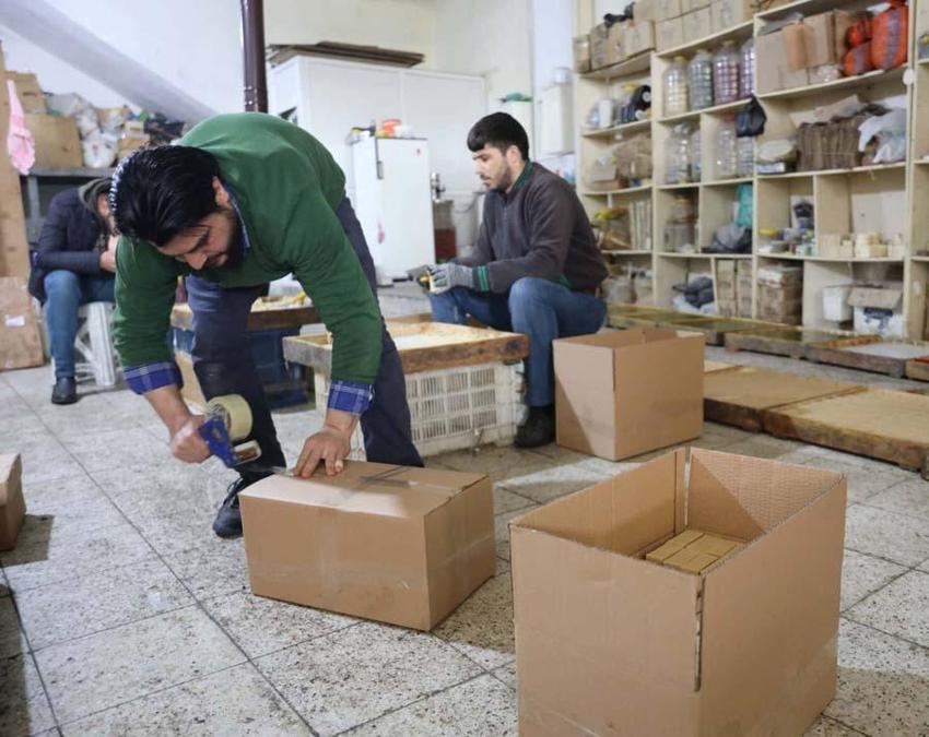 Talep patladı, fiyatı 15 lira! İnci tozundan yapılıyor, kuruması 6 ay sürüyor...