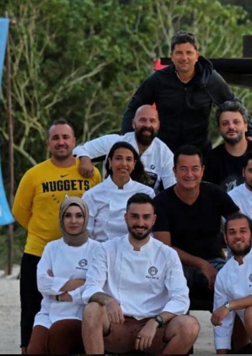 Cemre Uyanık ve Serhat Doğramacı arasındaki gerilim sürüyor! Minili pozla mesaj...