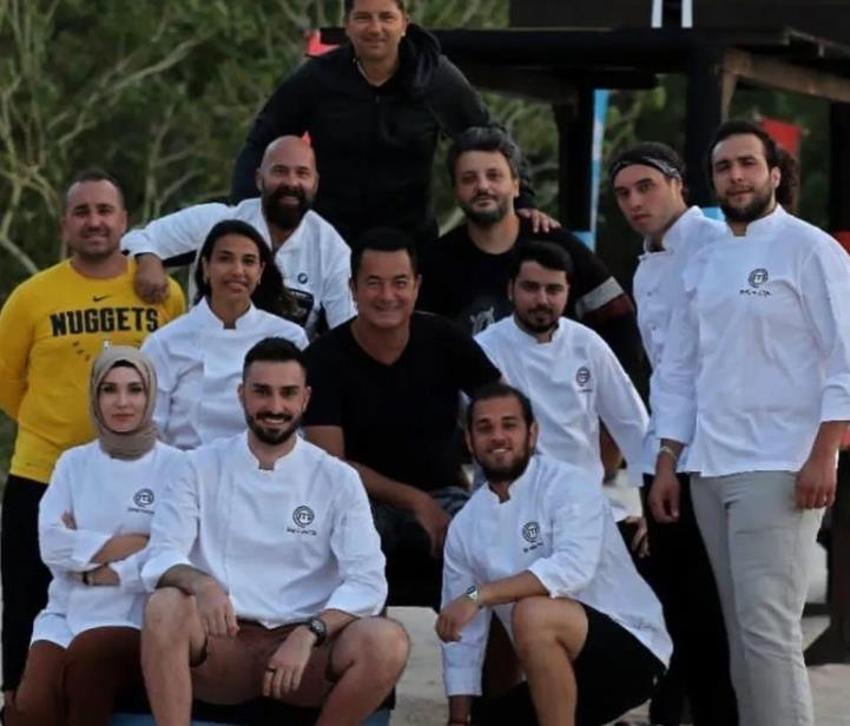 Cemre Uyanık ve Serhat Doğramacı arasındaki gerilim sürüyor! Minili pozla mesaj...