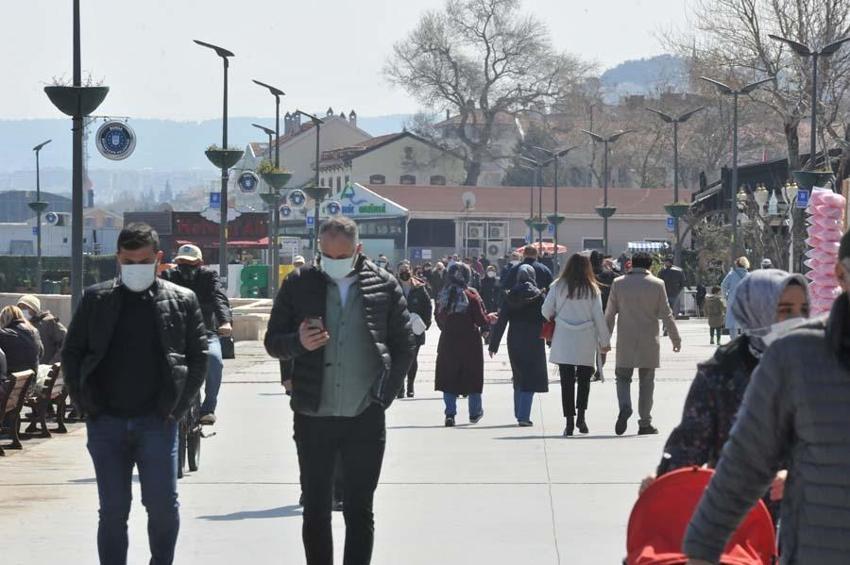 Hafta içi ve hafta sonu sokağa çıkma yasakları ile ilgili yeni karar! Ramazanda tam kapama, peş peşe duyurdular...