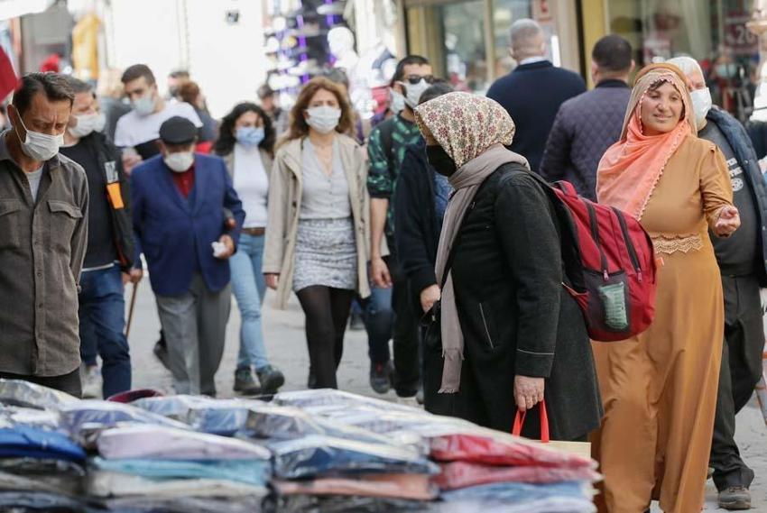 Hafta içi ve hafta sonu sokağa çıkma yasakları ile ilgili yeni karar! Ramazanda tam kapama, peş peşe duyurdular...