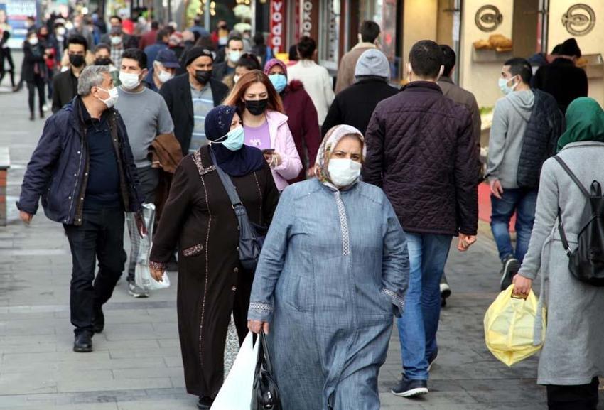 Hafta içi ve hafta sonu sokağa çıkma yasakları ile ilgili yeni karar! Ramazanda tam kapama, peş peşe duyurdular...