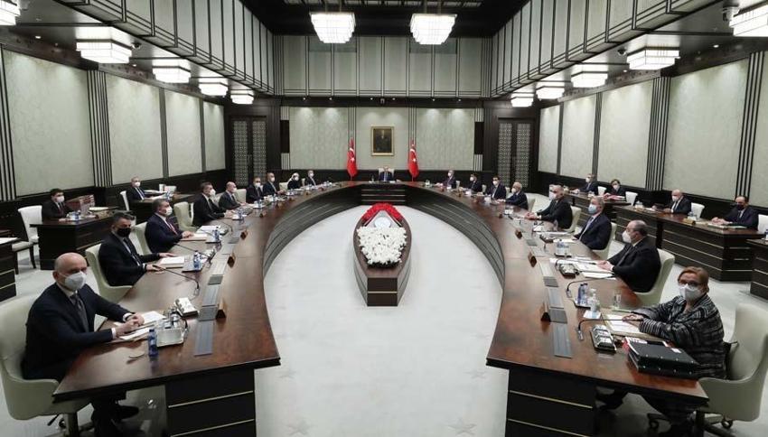Hafta içi ve hafta sonu sokağa çıkma yasakları ile ilgili yeni karar! Ramazanda tam kapama, peş peşe duyurdular...