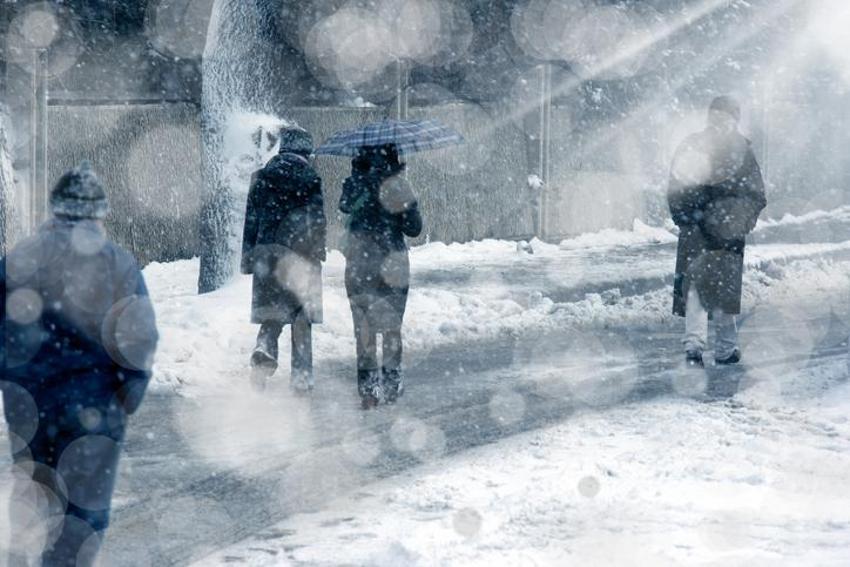 İstanbul'da kar yağışı başladı! Meteoroloji uyarmıştı! 12 derece birden düşecek