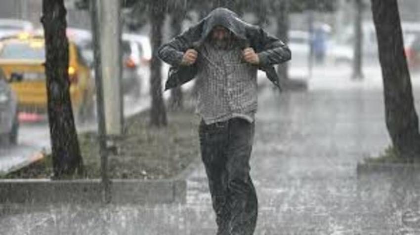 İstanbul'da kar yağışı başladı! Meteoroloji uyarmıştı! 12 derece birden düşecek