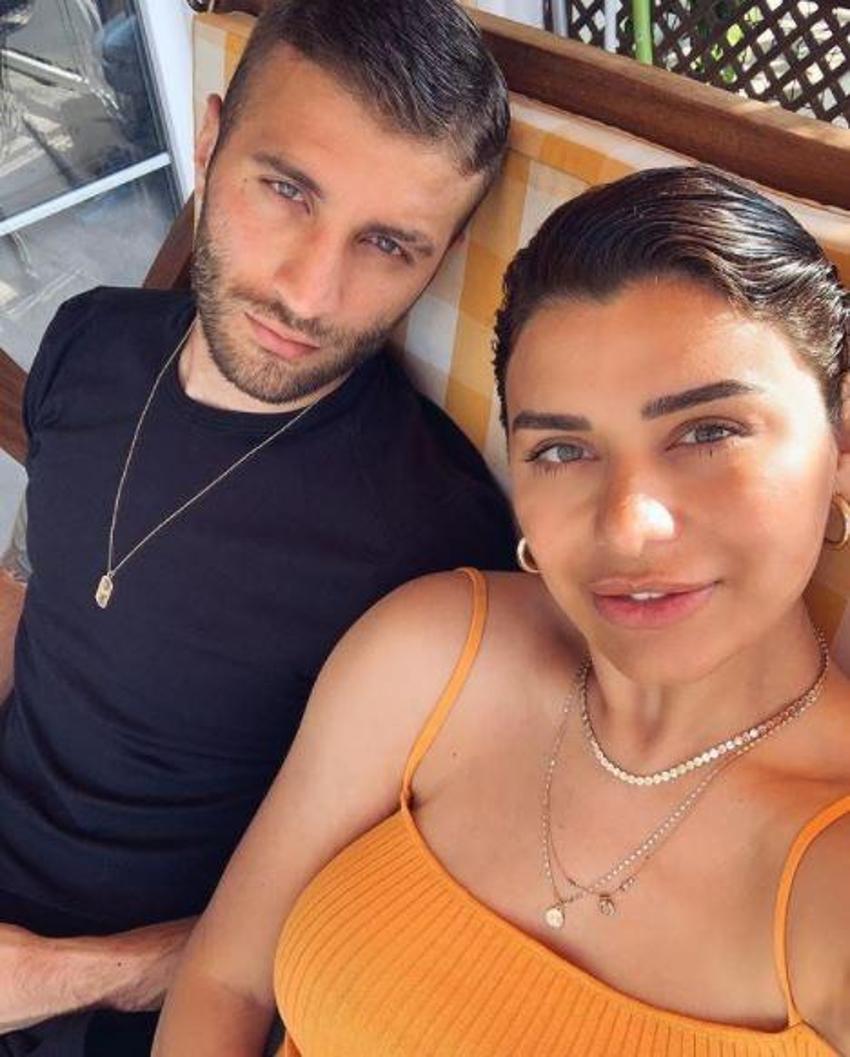 Ebru Şancı'ya büstiyerli ve taytlı fotoğraf yasağı!