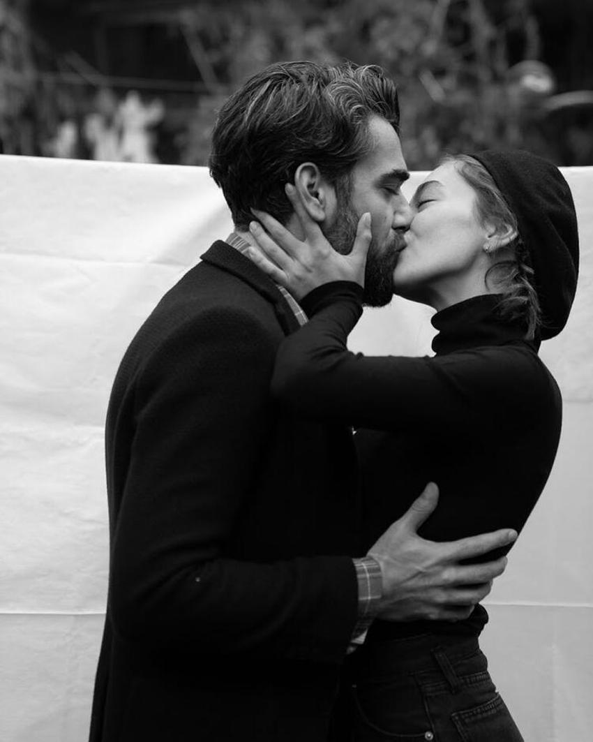 Neslihan Atagül paylaştı! Olay yaratan fotoğraf