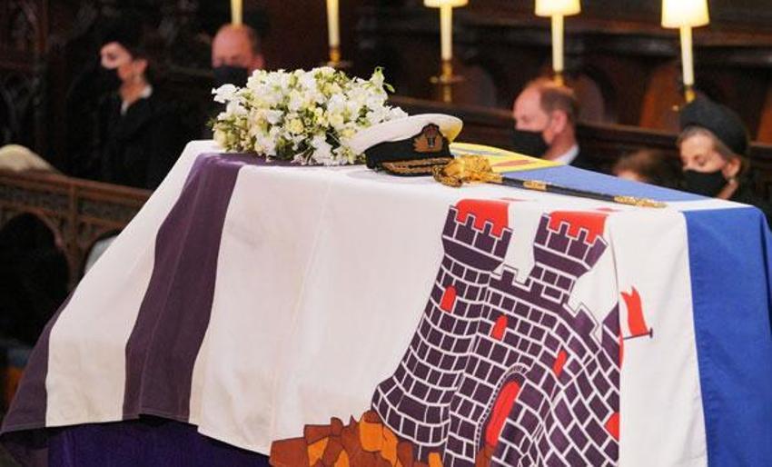 İngiltere Kraliçesi Elizabeth'in eşi Prens Philip krallar odasında! Yerin 5 metre altında...