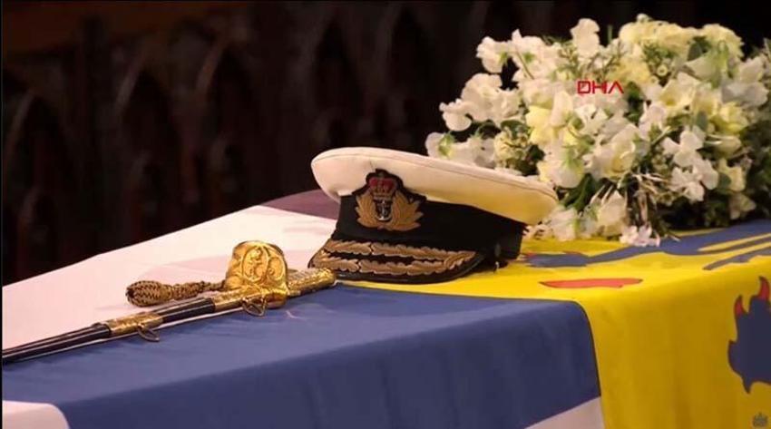 İngiltere Kraliçesi Elizabeth'in eşi Prens Philip krallar odasında! Yerin 5 metre altında...