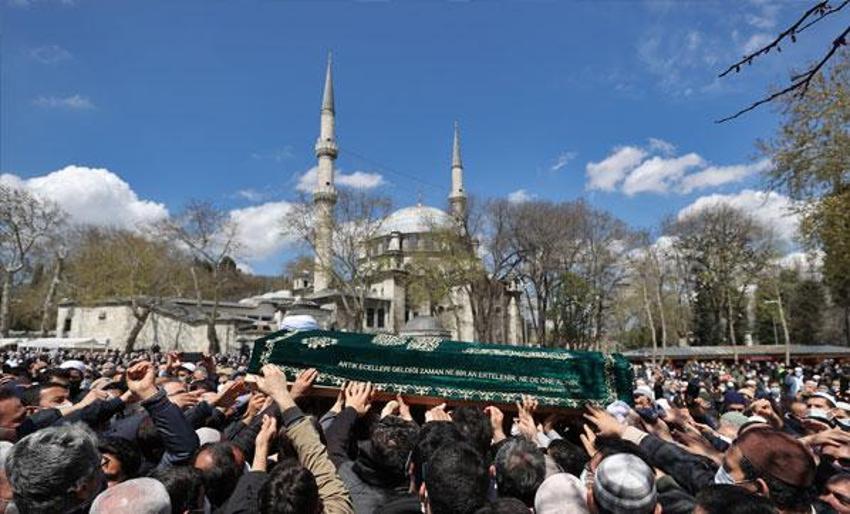 Hüsnü Bayramoğlu'nun cenazesi toprağa verildi! Dikkat çeken vasiyet...